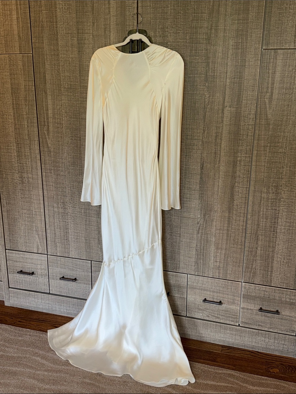 Zara 100% Silk Draped Dress In Oyster-white with Flared Cuffs. - Picture 14 of 17
